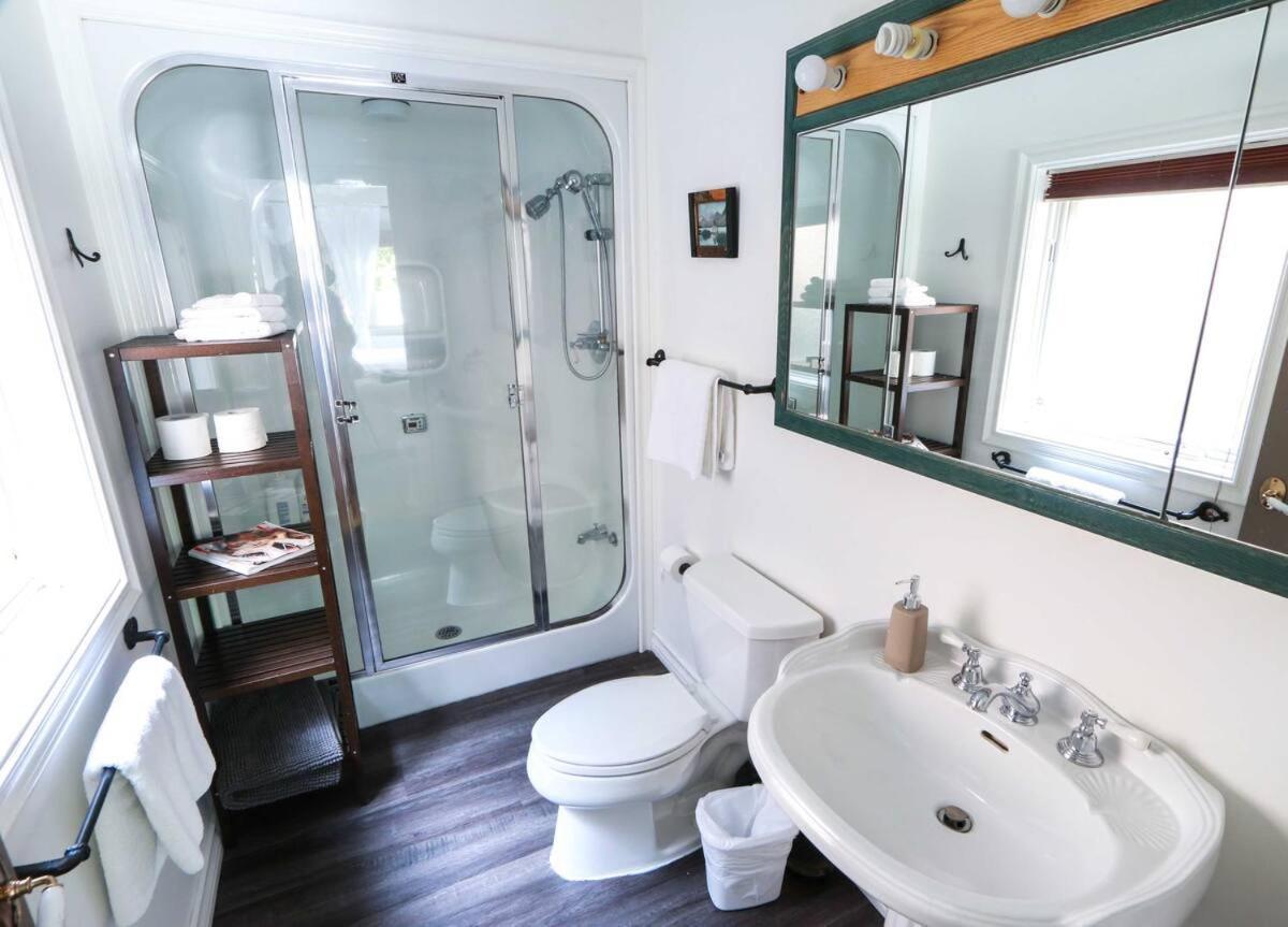 North House - Mountain Home- The Real Rockies Experience Holiday home *